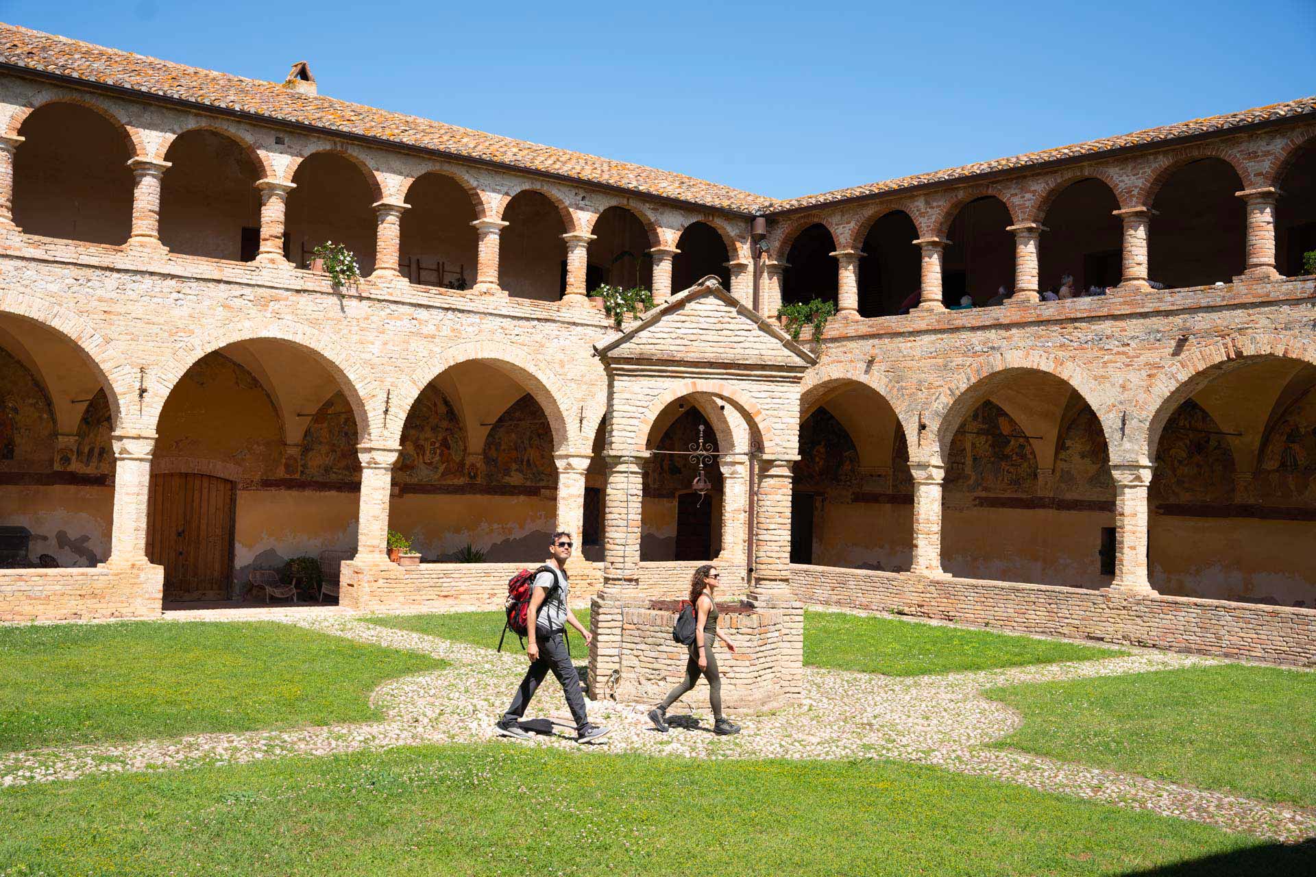 morro-doro-propezzano-chiostro