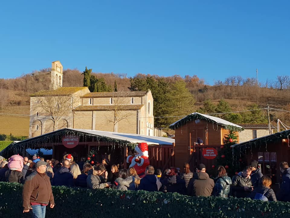 ronzano-chiesa-e-fcasa-di-babbo-natale