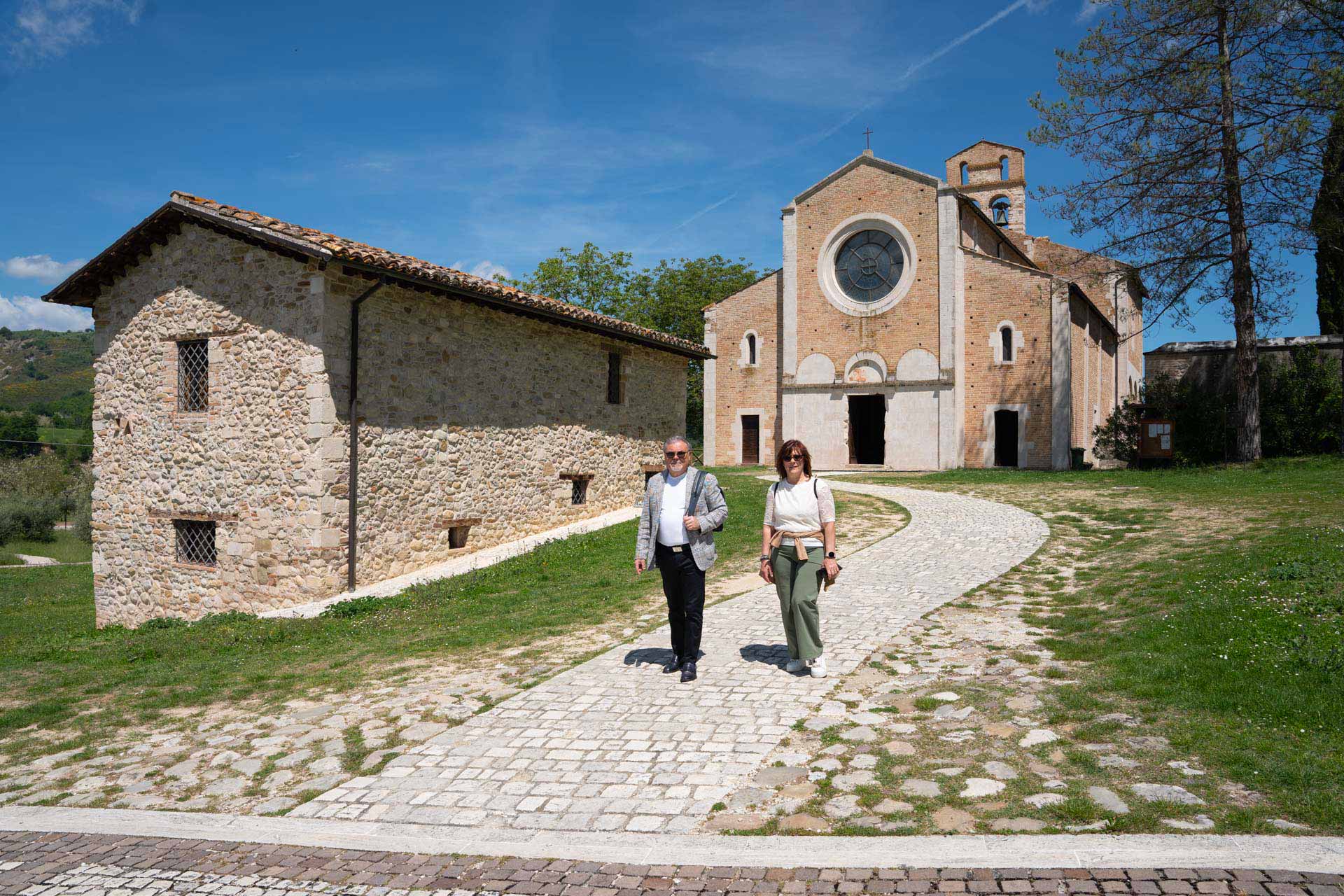 castel-castagna-santa-maria-di-ronzano-valle-delle-abbazie